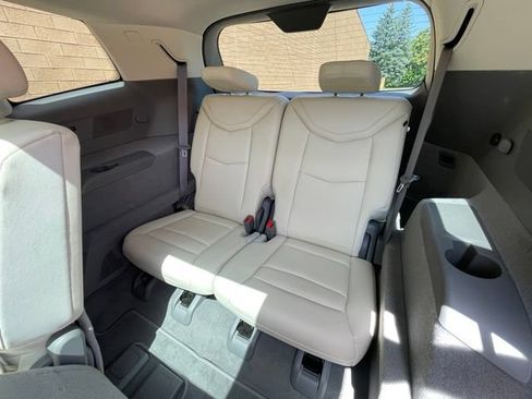 Certified 2022 Cadillac XT6 Premium Luxury w/ Technology Package AWD/4WD image 19