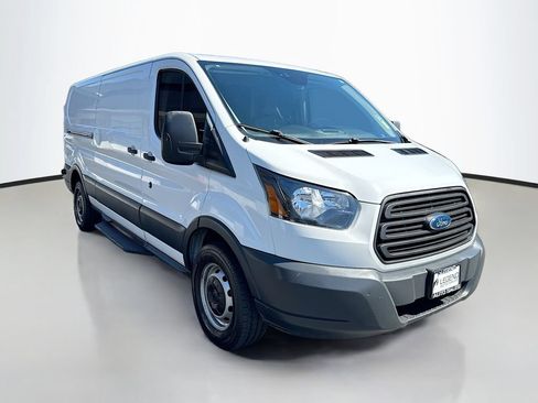 Used 2018 Ford Transit 250 148 Low Roof RWD image 4