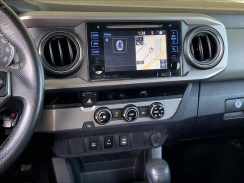 Used 2017 Toyota Tacoma SR5 w/ Tow Package image 7