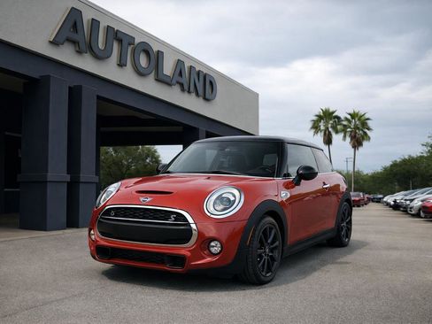 Used 2019 MINI Cooper S w/ Premium Package image 1