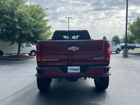 Used 2024 Chevrolet Silverado 2500 High Country w/ High Country Premium Package AWD/4WD image 8