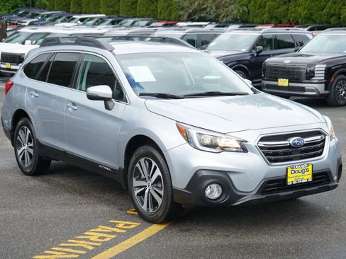 Used 2019 Subaru Outback 3.6R Limited AWD/4WD image 3