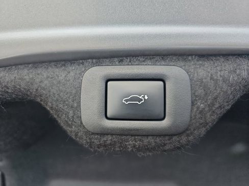 Certified 2023 Lexus ES 300h w/ Luxury Package image 13