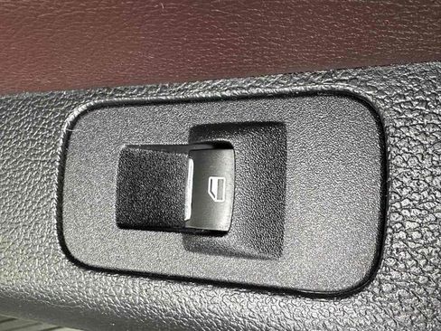 Used 2015 Ford F150 Platinum w/ Equipment Group 701A Luxury image 38