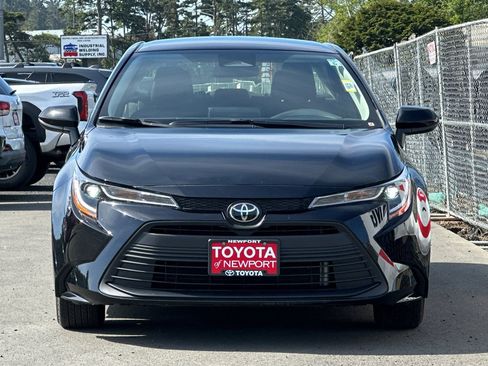 Used 2026 Toyota Corolla LE FWD image 6
