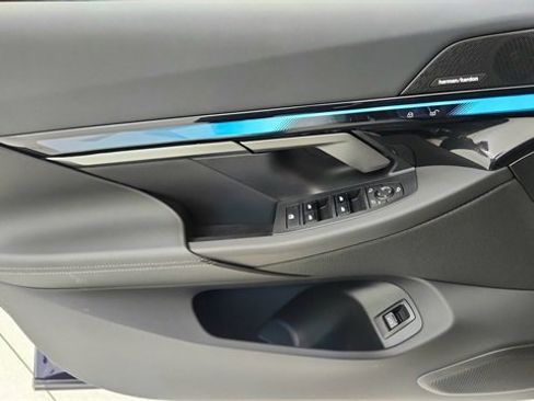 Used 2025 BMW i5 eDrive40i w/ M Sport Package image 35