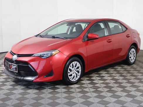 Used 2019 Toyota Corolla LE image 6