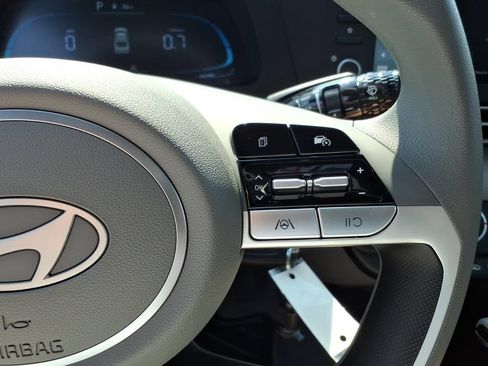 New 2026 Hyundai Elantra SE FWD image 19