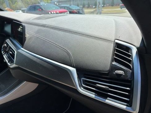 Used 2022 BMW X5 xDrive40i w/ M Sport Package AWD/4WD image 24