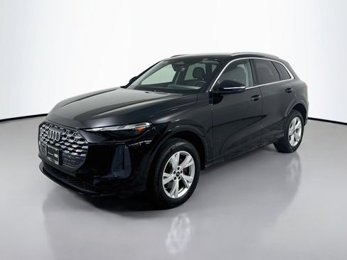 Certified 2025 Audi Q5 Premium w/ Convenience Package AWD/4WD image 1