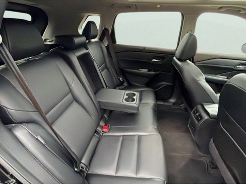 Used 2023 Nissan Rogue SV w/ SV Premium Package image 11