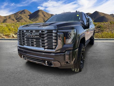 Used 2024 GMC Sierra 3500 Denali Ultimate AWD/4WD image 2