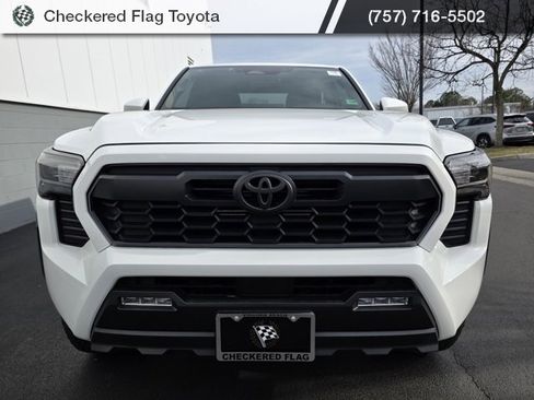 Used 2024 Toyota Tacoma TRD Off-Road image 12