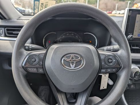 Used 2025 Toyota RAV4 LE image 22