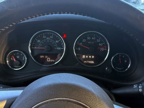 Used 2014 Jeep Wrangler Unlimited Rubicon image 23