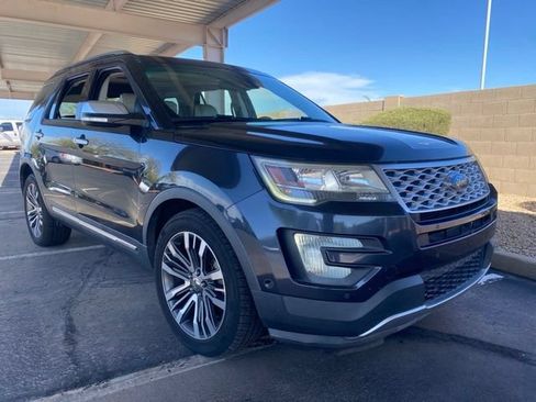 Used 2017 Ford Explorer Platinum AWD/4WD image 4