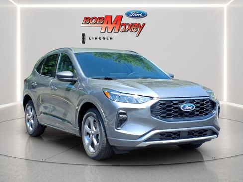 Used 2023 Ford Escape ST-Line w/ Tech Pack #1 AWD/4WD image 3