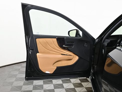 Used 2021 Lexus LS 500 AWD w/ Luxury Package image 23