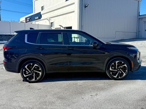 Used 2022 Mitsubishi Outlander SE image 8