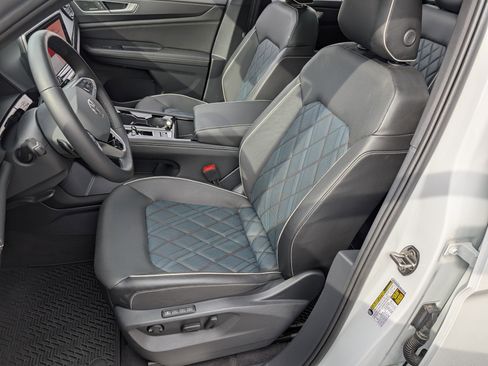 Used 2024 Volkswagen Atlas Cross Sport SEL Premium R-Line image 17