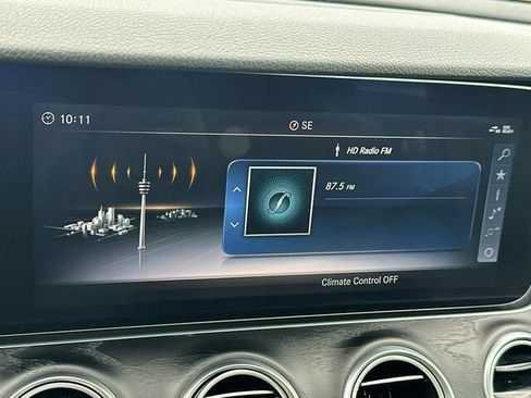 Used 2018 Mercedes-Benz E 400 4MATIC Sedan image 23