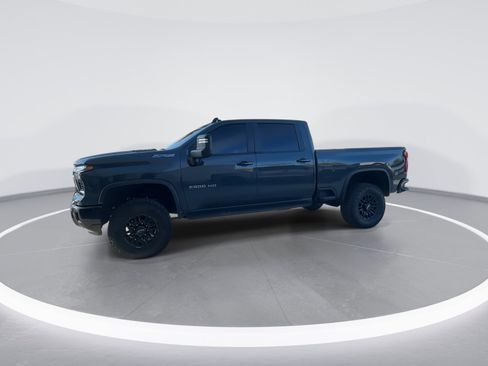 Used 2025 Chevrolet Silverado 2500 ZR2 w/ Technology Package image 7