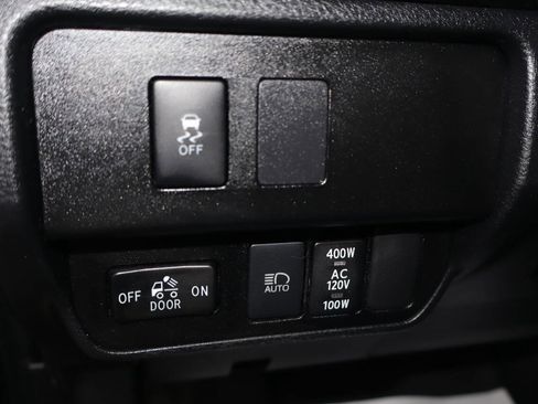 Used 2022 Toyota Tacoma TRD Off-Road image 13