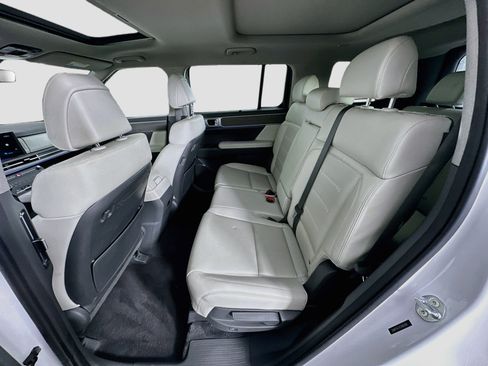 Used 2025 Hyundai Santa Fe Limited FWD image 30