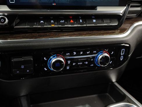 Used 2023 GMC Sierra 1500 Elevation w/ Preferred Package AWD/4WD image 19