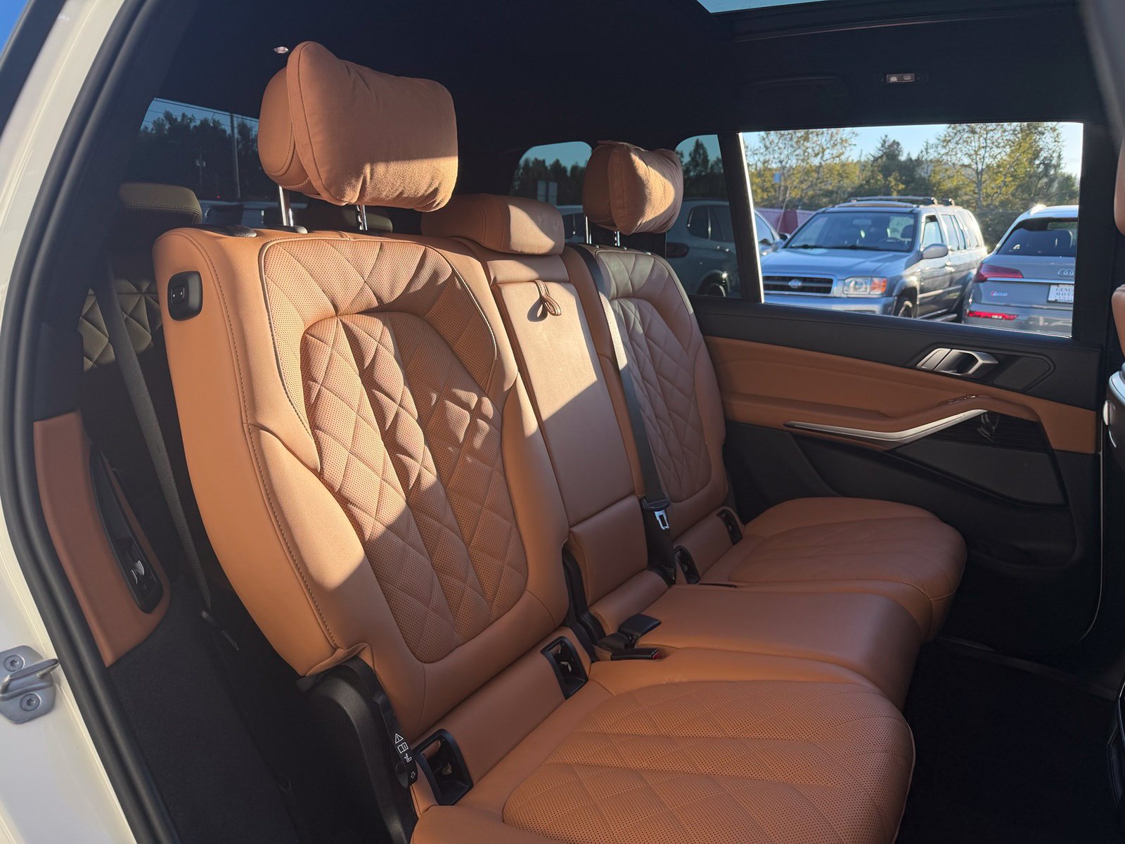 Used 2024 BMW X7 xDrive40i w/ M Sport Package AWD/4WD image 20