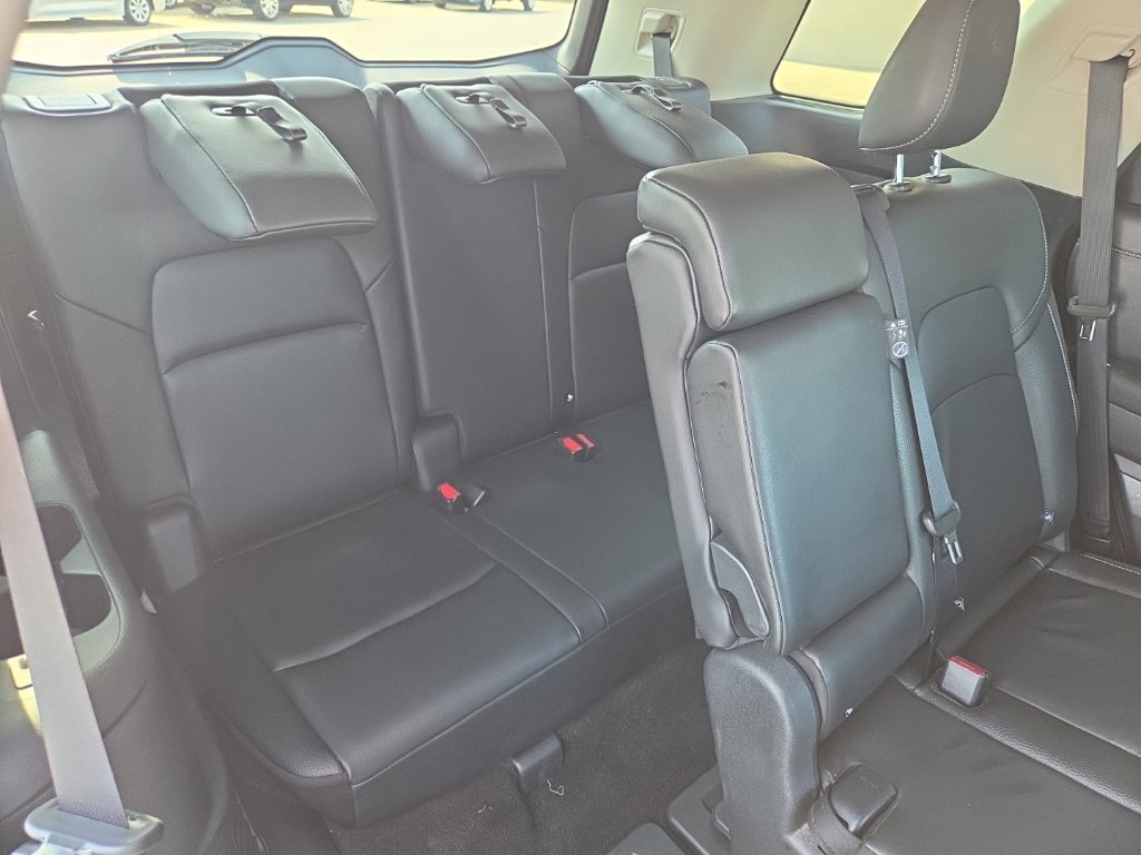 Used 2025 Nissan Pathfinder SL AWD/4WD image 8