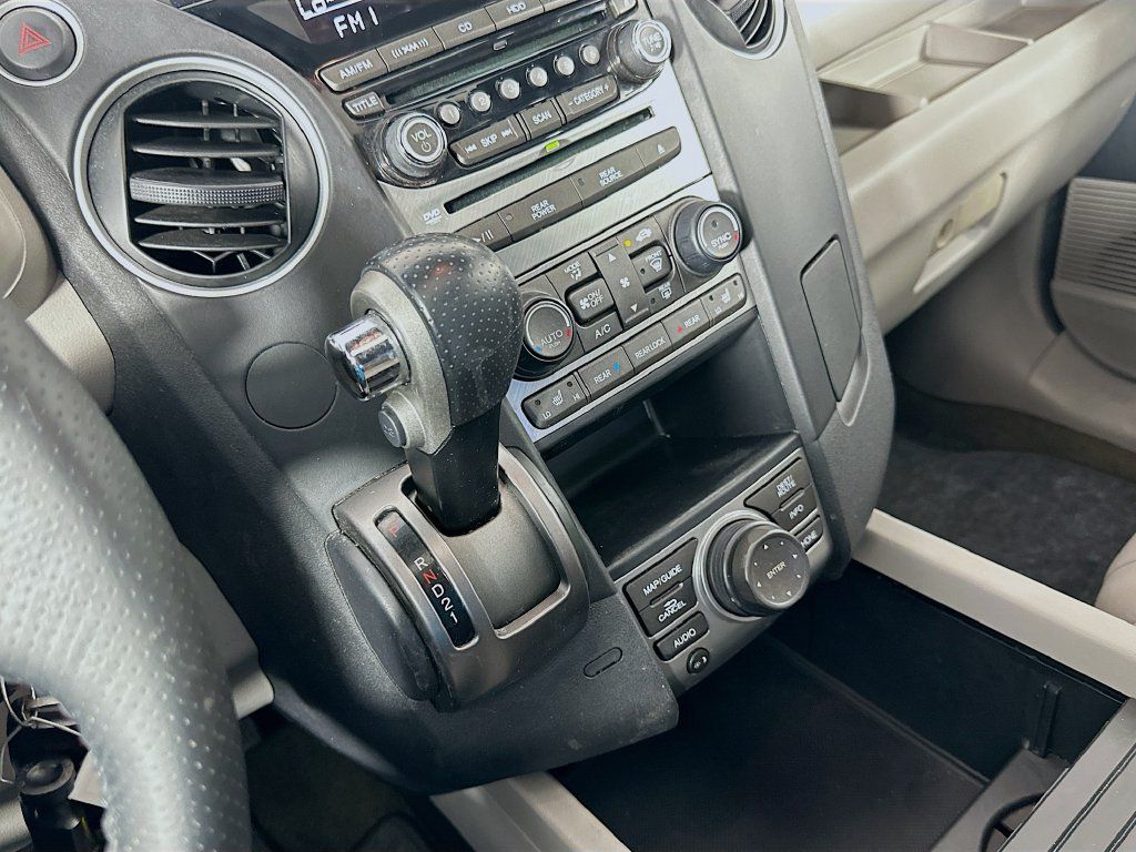 Used 2015 Honda Pilot Touring image 16