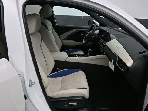 Certified 2025 Acura ADX A-Spec image 24