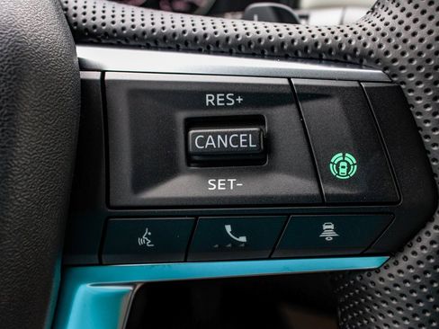 New 2025 Mitsubishi Outlander SE image 28