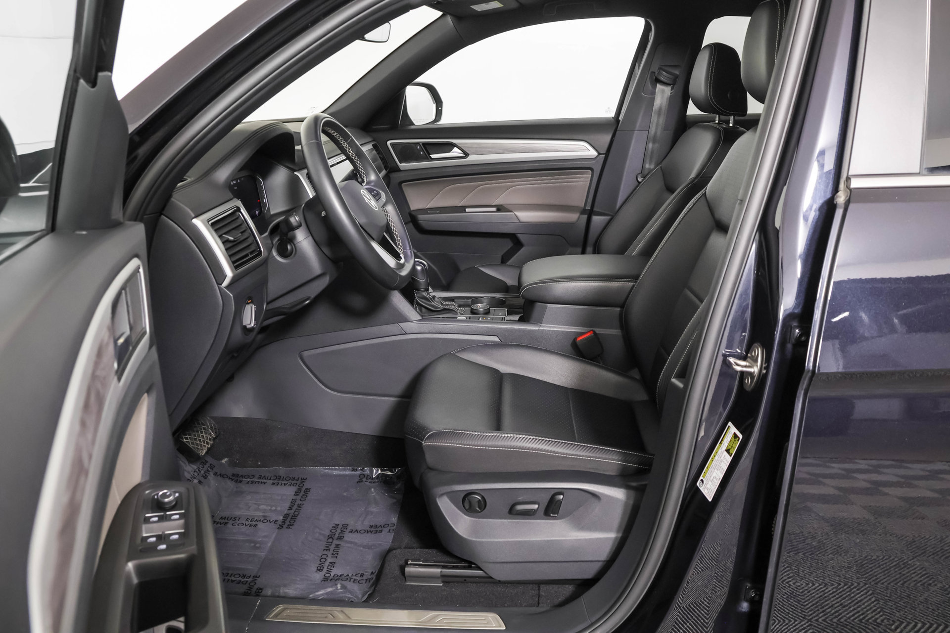 Used 2023 Volkswagen Atlas Cross Sport SE w/ Black Wheel Package AWD/4WD image 7