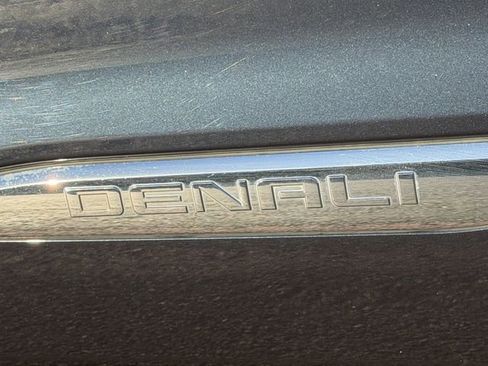 Used 2019 GMC Acadia Denali image 10