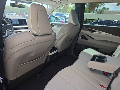 Certified 2026 INFINITI QX60 Luxe w/ Cargo Package FWD image 13