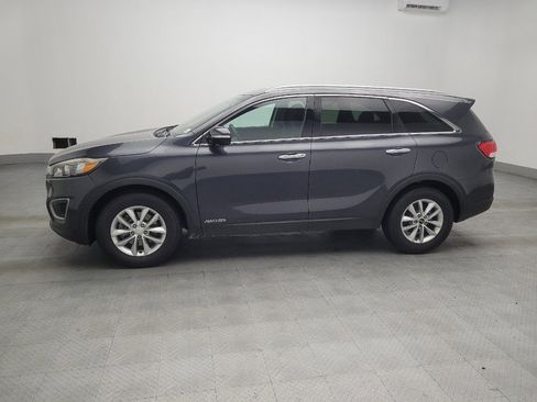 Used 2017 Kia Sorento LX image 2