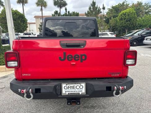 Used 2020 Jeep Gladiator Sport w/ Technology Group AWD/4WD image 3
