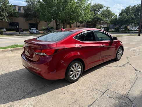 Used 2014 Hyundai Elantra SE w/ Option Group 02 FWD image 6
