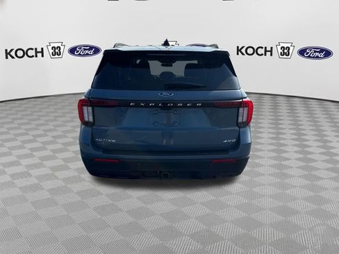 Used 2025 Ford Explorer Active AWD/4WD image 7