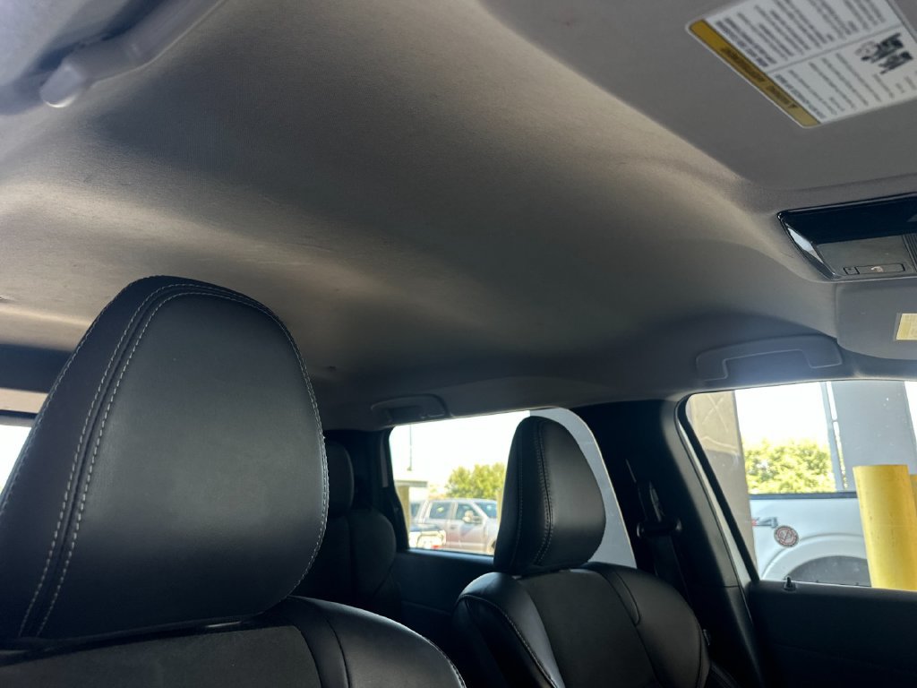 Used 2025 Mitsubishi Outlander SE FWD image 17