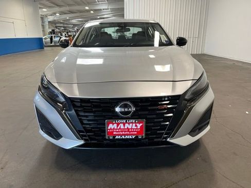 Used 2023 Nissan Altima 2.5 SR FWD image 7