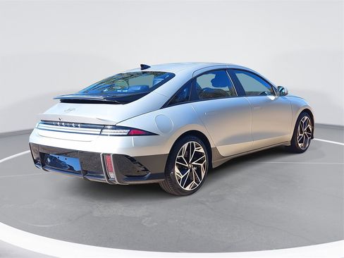 New 2025 Hyundai Ioniq 6 SEL image 5