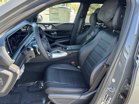 New 2026 Mercedes-Benz GLS 450 4MATIC image 2