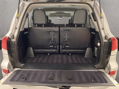 Used 2014 Lexus LX 570 4WD image 23