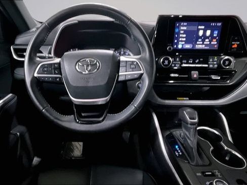 Used 2023 Toyota Highlander XSE AWD/4WD image 7