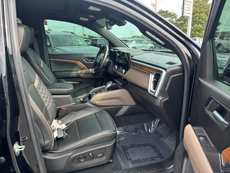 Used 2024 GMC Canyon Denali w/ LPO, Denali Black Edition AWD/4WD image 11