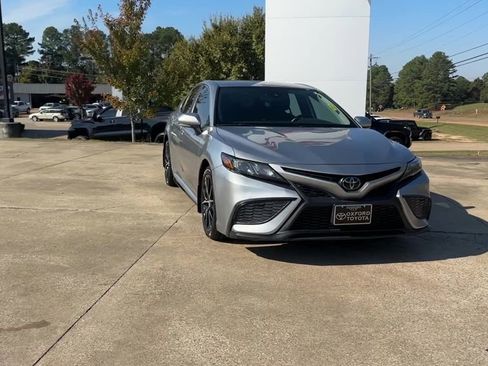 Used 2023 Toyota Camry SE w/ Convenience Package image 8