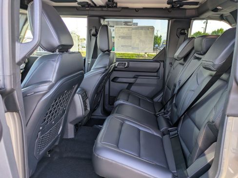 New 2025 Ford Bronco Badlands image 12
